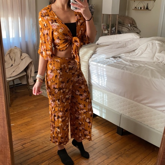 Floral set - Picture 2 of 3